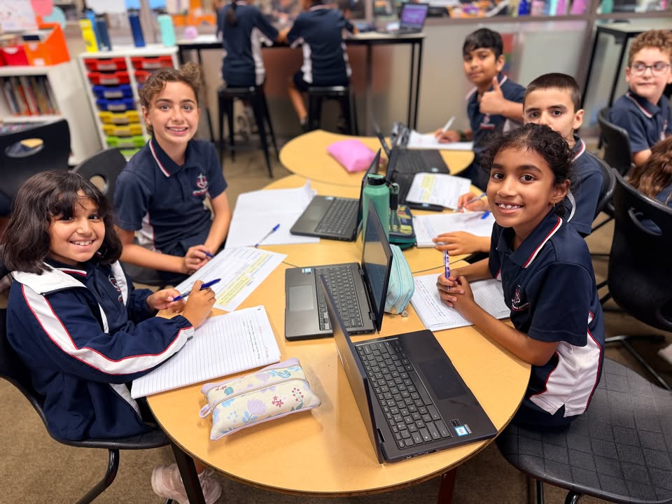 648316597298135_1550506423745810-1